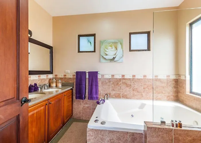 Big Hillside In With Pool And Panoramic Ocean Views Villa